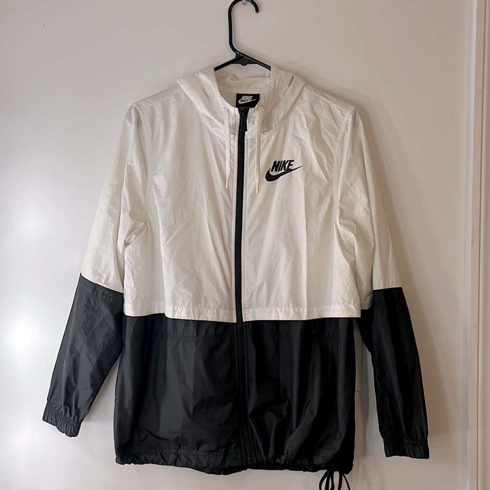 Nike zip up Windbreaker, Size: Small, Color: White/Black
